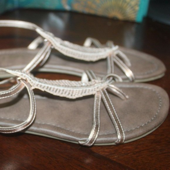 Cato rose gold strappy sandals leaf design w/rhinestones closed heel sz 7 EUC… - Picture 2 of 6